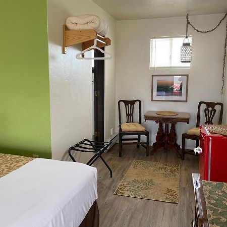 La Kris Inn Бандон Экстерьер фото